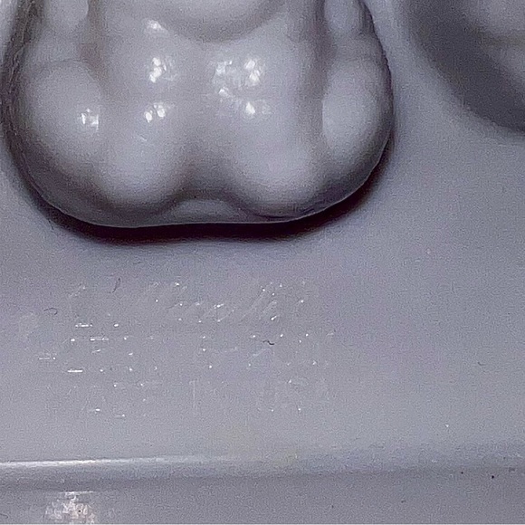 Walt Disney World Official Park Chocolate Mold Multi Character Cast Exclusive - Picture 8 of 8